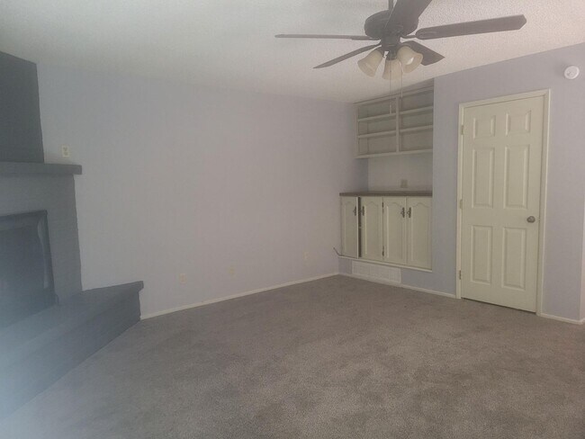 Building Photo - 3 Bed 2.5 Bath Spanish Style Home