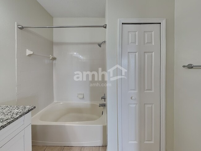 Building Photo - 6424 Orchard Oriole Ln