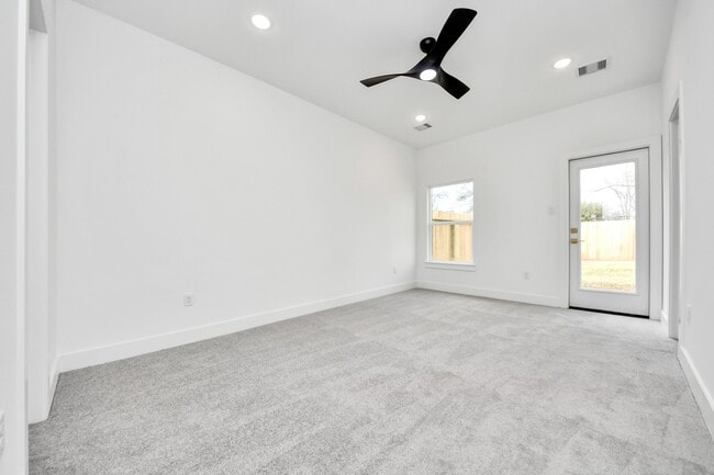 Building Photo - 9309 Caddo Rd