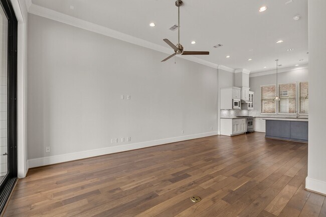 Building Photo - 8711 Oak Kolbe Ln