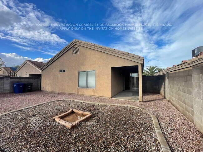 Building Photo - 13043 W Via Camille