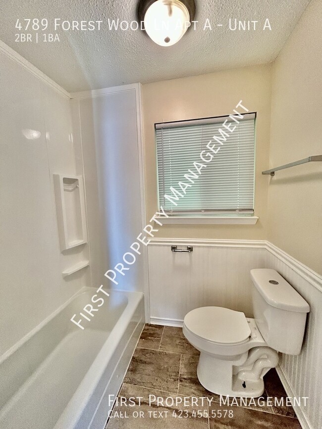 Building Photo - 2Bed/1Bath Hixson Duplex: Laundry Connecti...