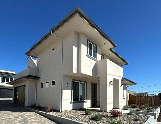 Building Photo - Ocean Views | Rooftop Deck | New Construction | For Lease $4,200/mo.