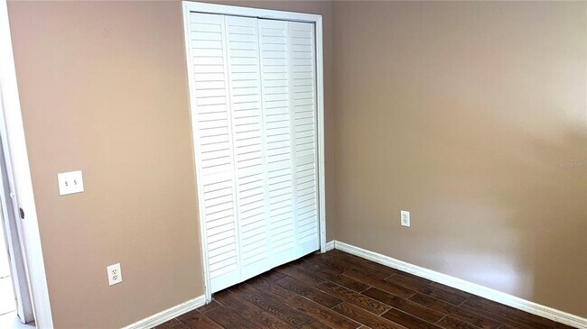 Building Photo - 326 Fox Lake Dr