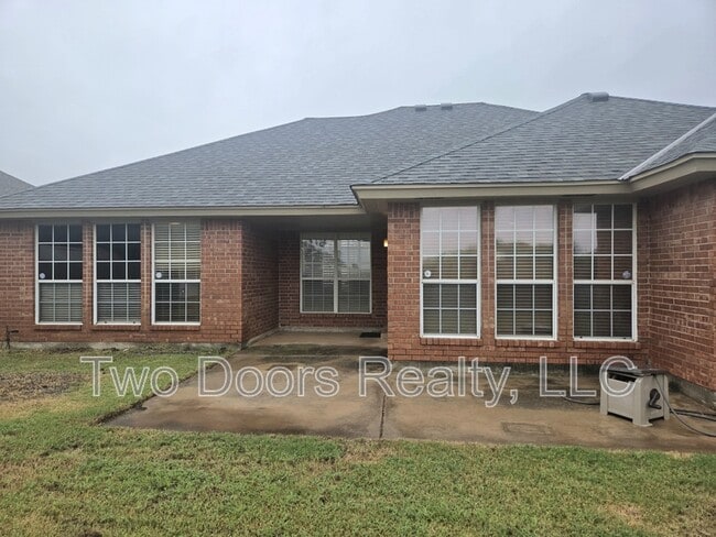 Building Photo - 13820 Oakmond Rd