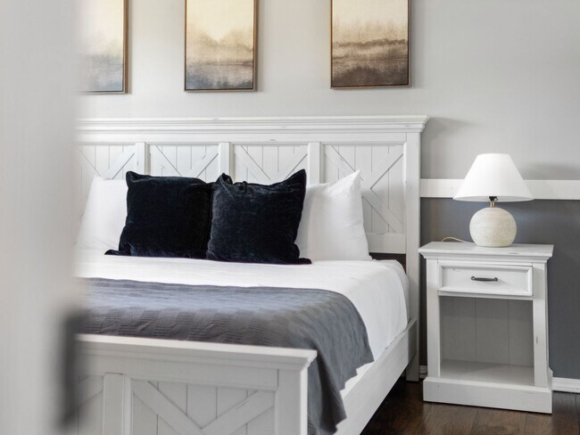 Building Photo - Spacious 4-Bedroom Pet-Friendly Home in North Spokane