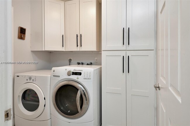 Building Photo - 1800 Water Ridge Dr