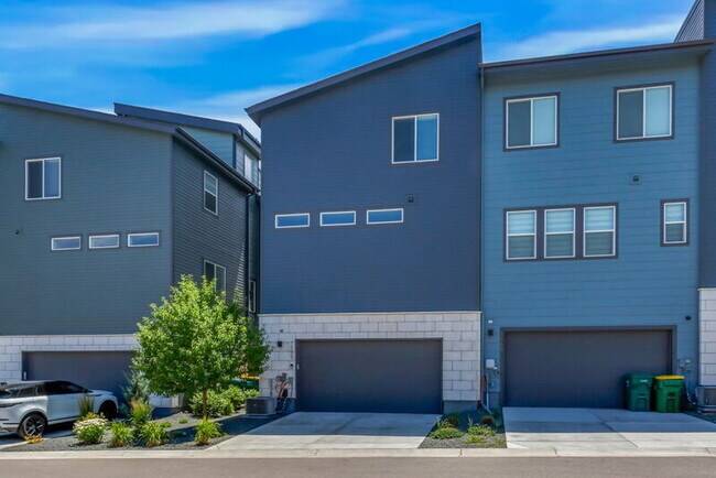 Building Photo - 1555 W 67th Ave