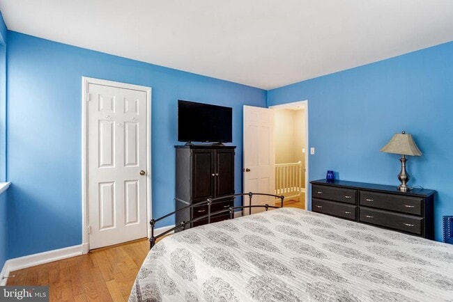 Building Photo - 2803 S Columbus St