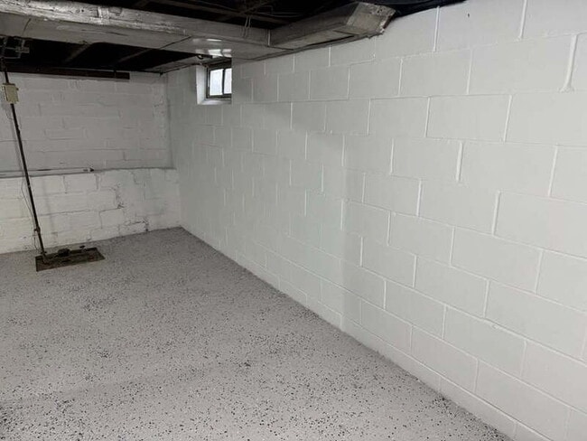 Building Photo - 3528 Rollins Ave