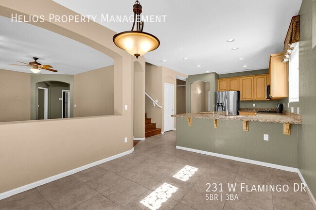 Building Photo - 231 W Flamingo Dr