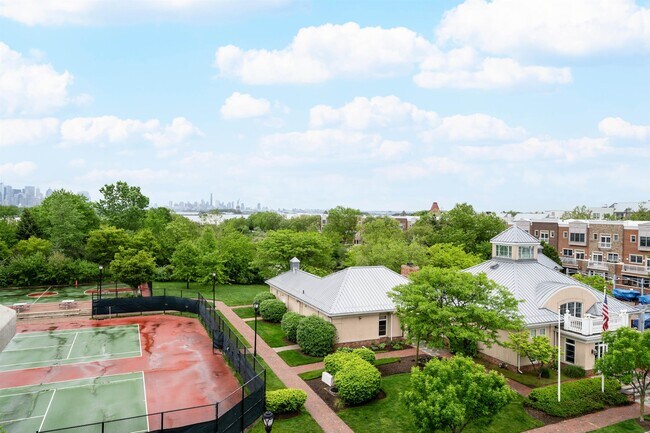 Building Photo - 15 FREEDOM Way