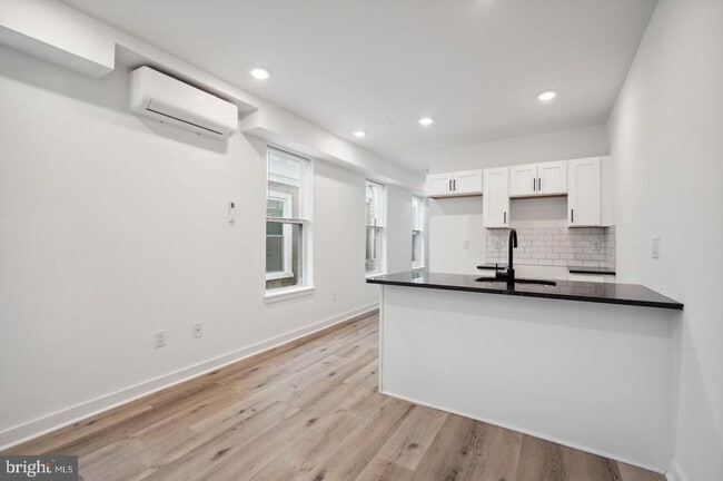 Building Photo - 3458 Frankford Ave