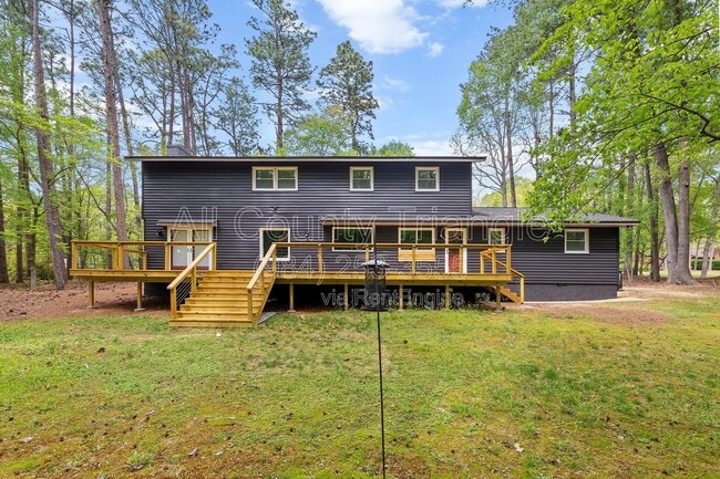 Building Photo - 5105 Pine Dr