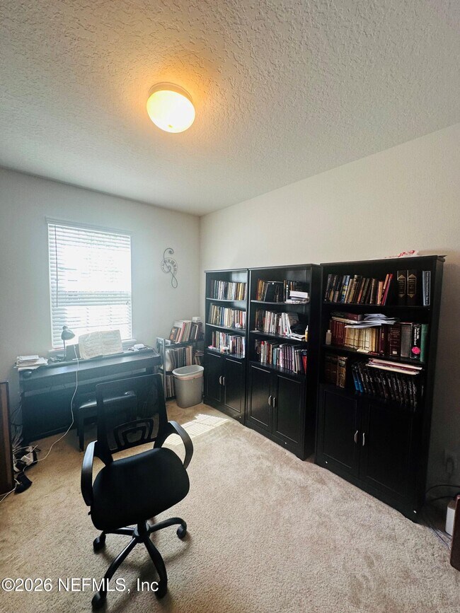 Building Photo - 12573 Grn Mdw Dr