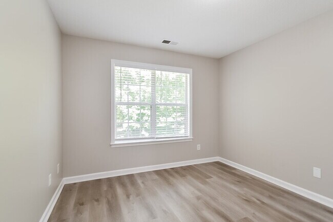 Building Photo - 2007 Westwind Dr