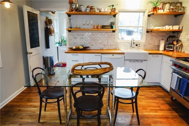 Building Photo - 304 Nelray Blvd