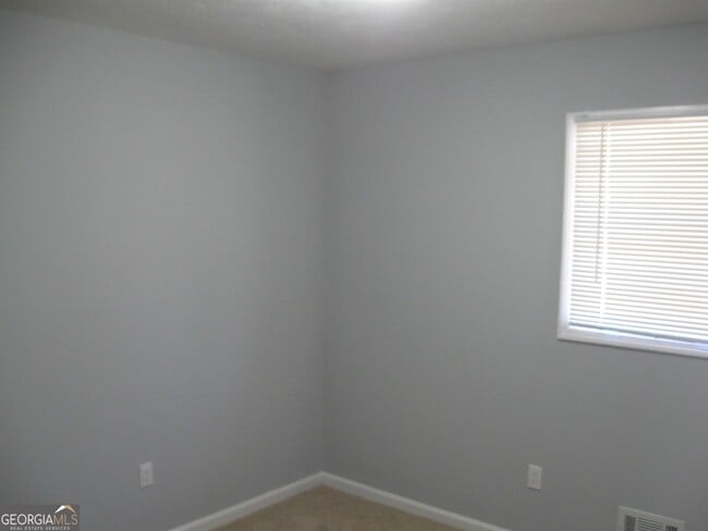 Building Photo - 210 E Richardson St