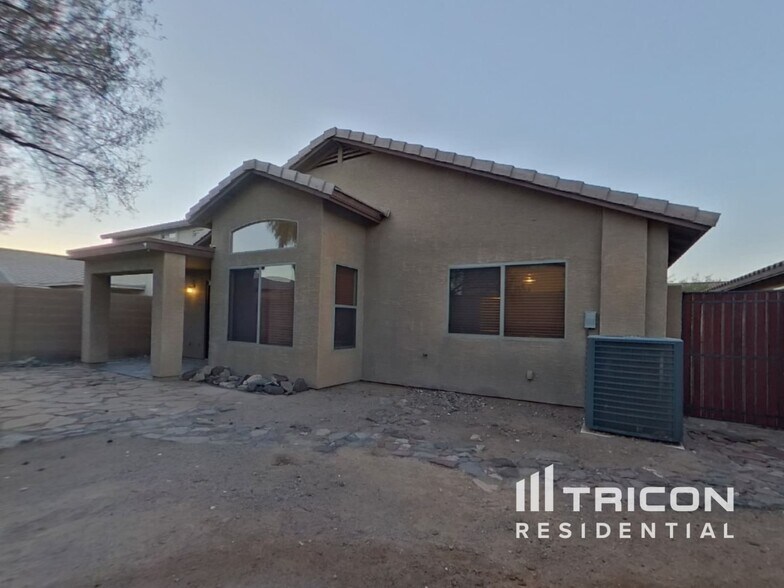 Building Photo - 25862 W Whyman St