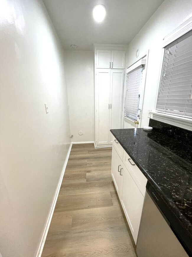 Building Photo - 1706 Pullman Ln