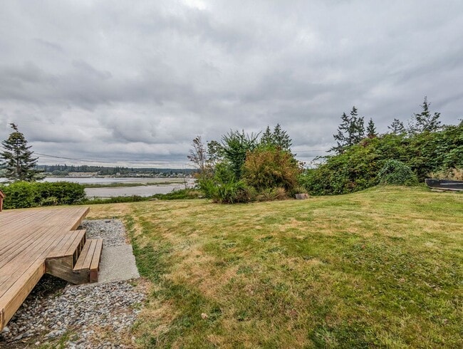 Building Photo - Rustic 3 bed 2 bath Mission Beach cabin home w/ Tulalip Bay views!