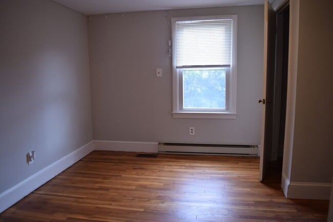 Building Photo - Charming 3-Bedroom Home in Hickory – $1,450/mo