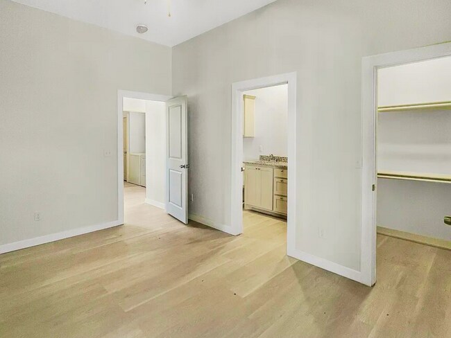 Building Photo - Sleek & Spacious 3-Bedroom Duplex Near Dow...