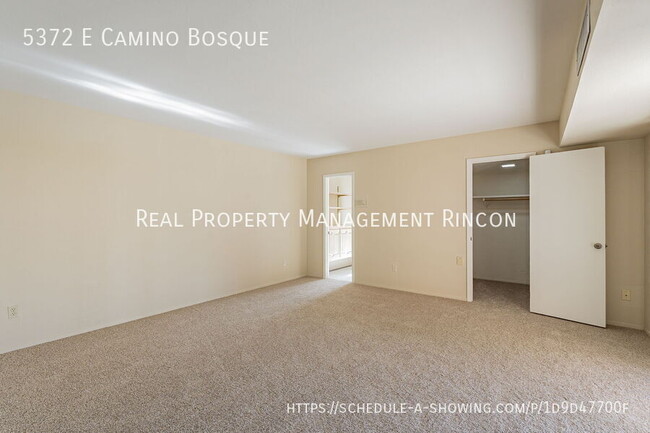 Building Photo - Location! Quintessential Tucson Classic is...