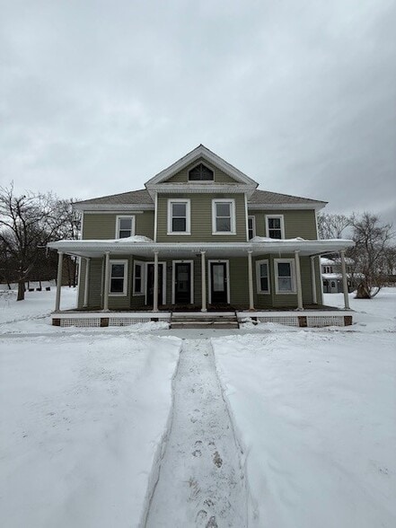 Building Photo - 421 NY-146