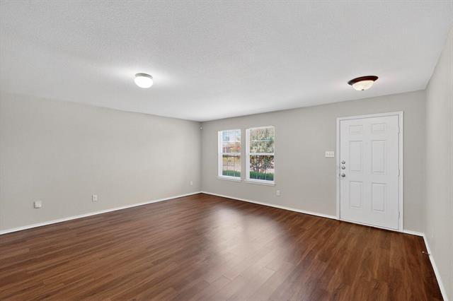 Building Photo - 708 Lark Dr