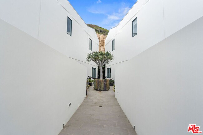 Building Photo - 22065 Pacific Coast Hwy