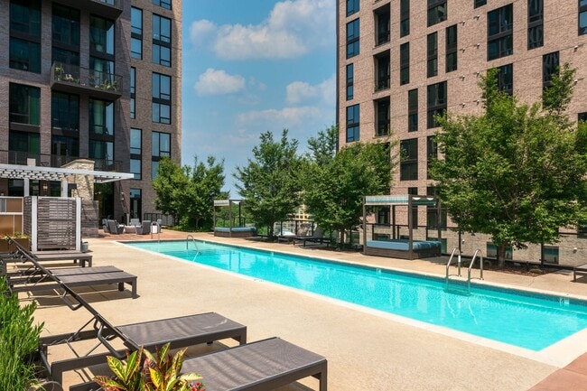 Building Photo - Signature at Reston Town Center