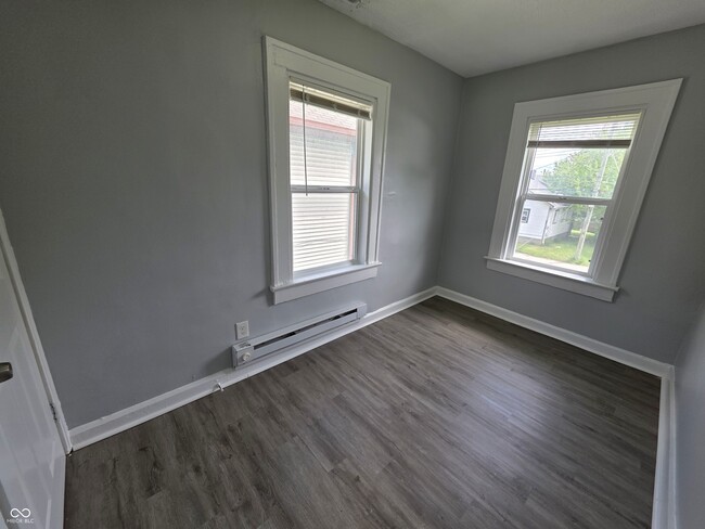 Building Photo - 557 N Dearborn St