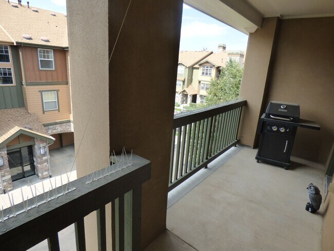 Building Photo - 15470 Canyon Rim Dr