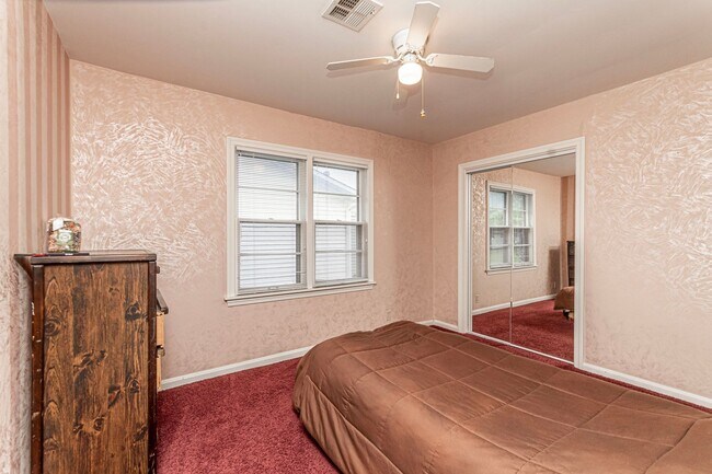 Building Photo - 1113 NW 3rd St