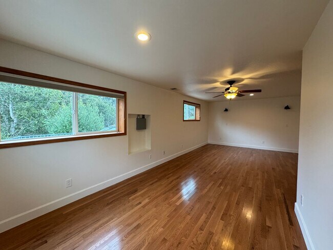 Building Photo - Beautiful 3 bedroom gated home in Aptos Hills!