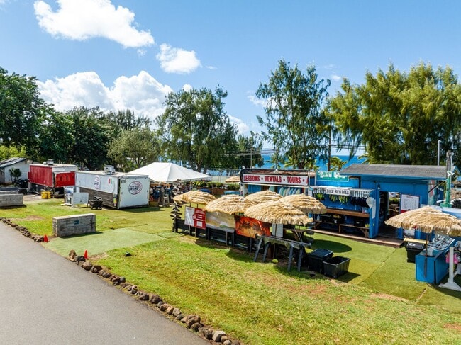 Building Photo - Estate on 1 acre 3 bedroom 2.5 baths and attached 2 car garage