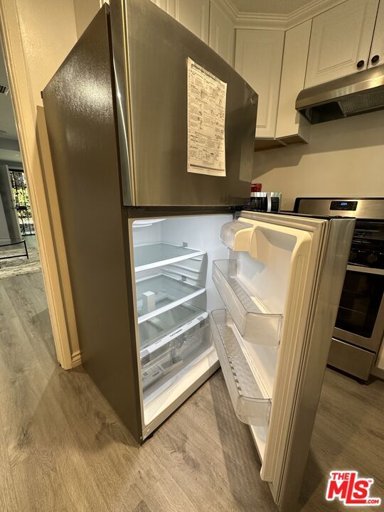 Building Photo - 10509 S Van Ness Ave