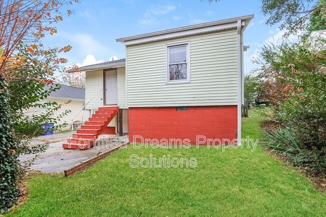 Building Photo - 909 Rich Ave