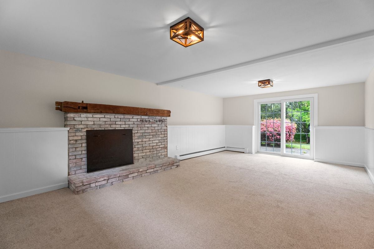 Building Photo - 831 Nut Plains Rd