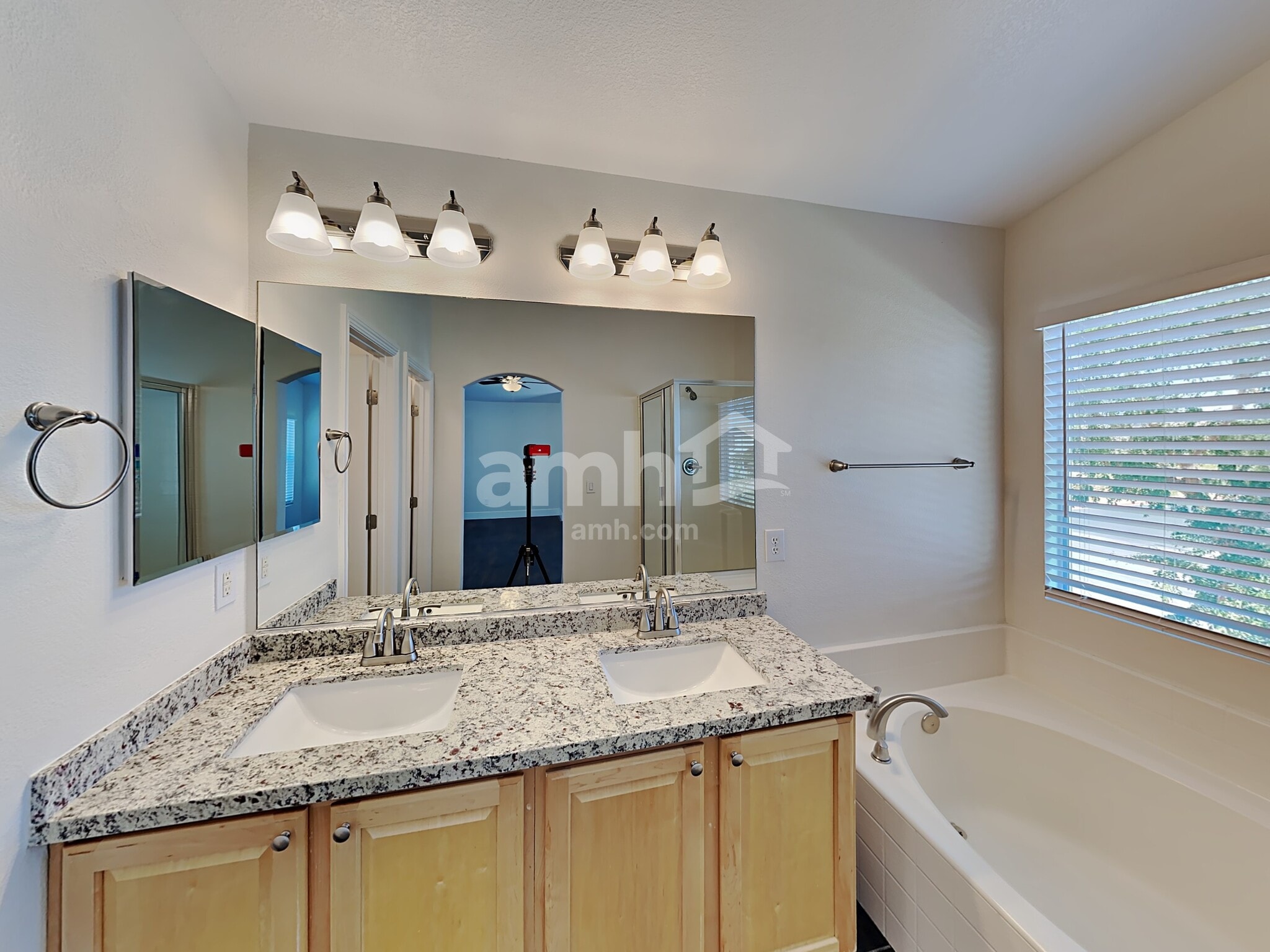 Building Photo - 8892 Happy Stream Ave