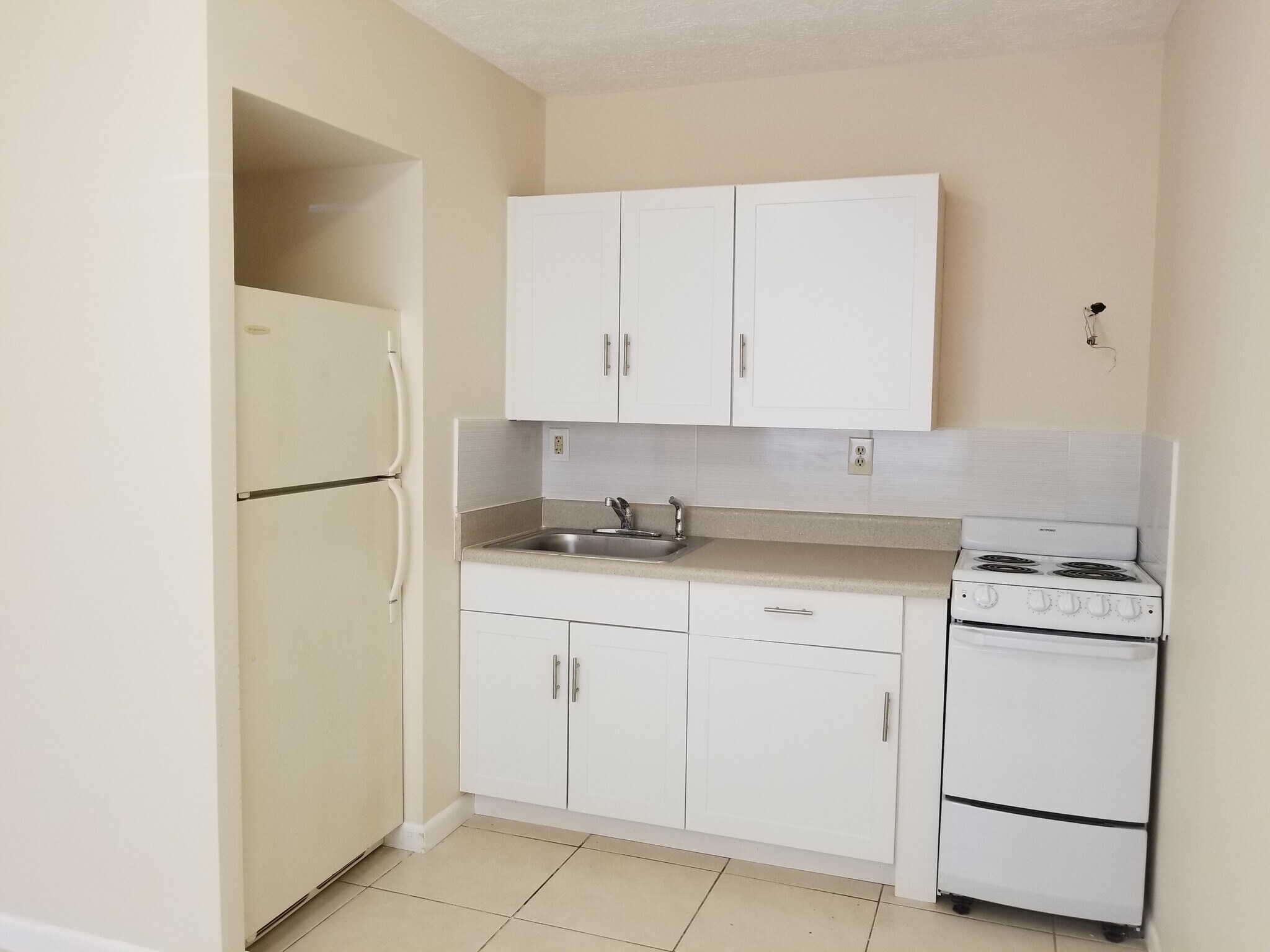 Building Photo - 2326 Monroe St