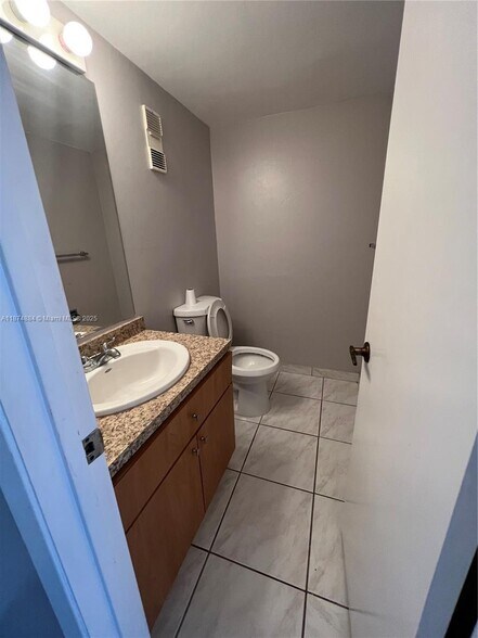 Building Photo - 5731 NW 37th St