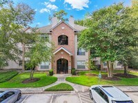 Building Photo - 8051 Bay Branch Dr