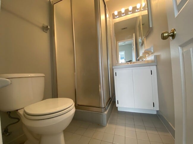 Building Photo - 2 Bedroom 2 Bathroom - Serenola Manor