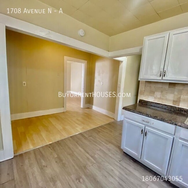 Building Photo - PRICE REDUCTION! $199 Move-In Special (+ a...