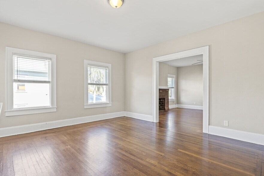 Building Photo - 1334 N Laura St