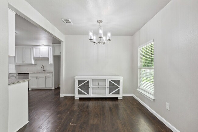Building Photo - 4016 Winfield Ave