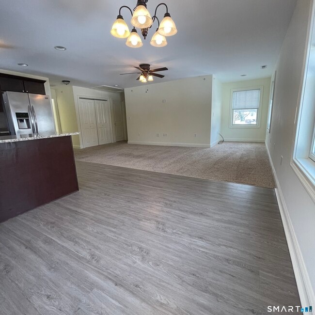 Building Photo - 157 W Main St