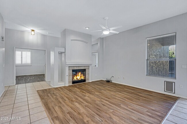 Building Photo - 2236 W Periwinkle Way